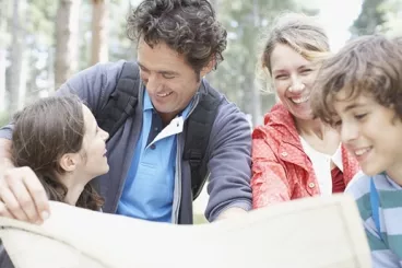 Chasse au trésor en forêt, par ici les petits trappeurs !