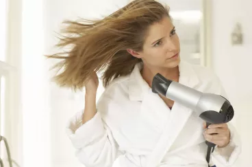 Conseils et astuces pour avoir un brushing maison parfait
