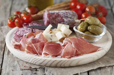 Légumes, charcuterie, fruits de mer… les antipasti nous régalent !