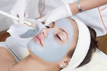 Les nouveaux masques de beauté tombent le masque