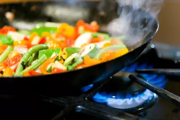 Recettes sur le feu à base de légumes dégageant un délicieux fumé