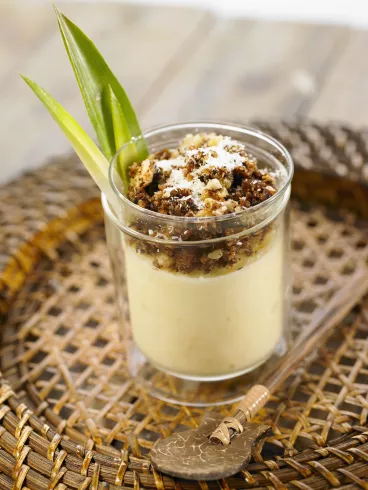 Mousse d'ananas chantilly et crumble de Grany® chocolat noisettes