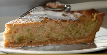Tarte à la rhubarbe et aux biscuits Bastogne®