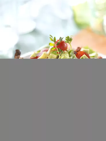 Salade d'avocats et lardons avec Maille®