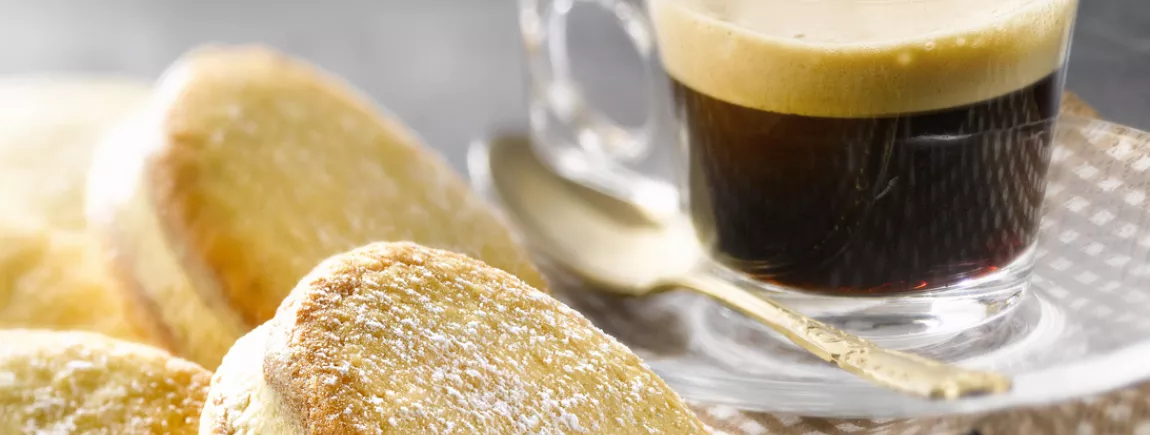 Petits sablés crème beurre salé et au café Tassimo ® Grand’Mère ® Petits sablés crème au beurre salé au café Tassimo® Grand’Mère®
