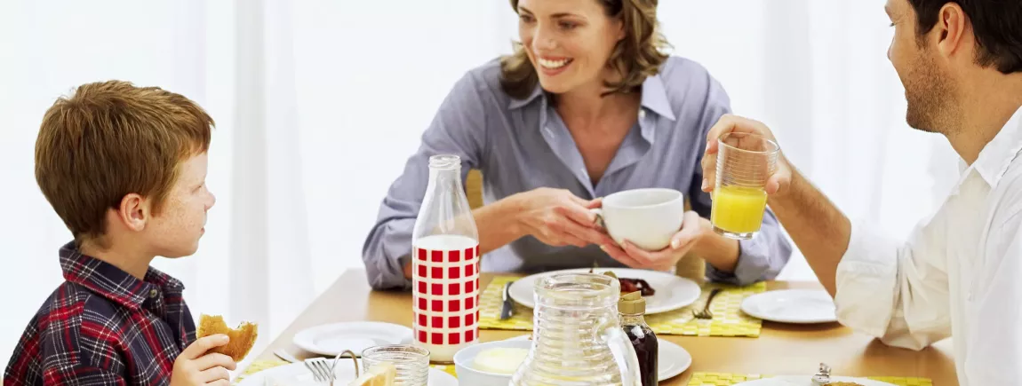 Petit déjeuner en famille dans la bonne humeur !