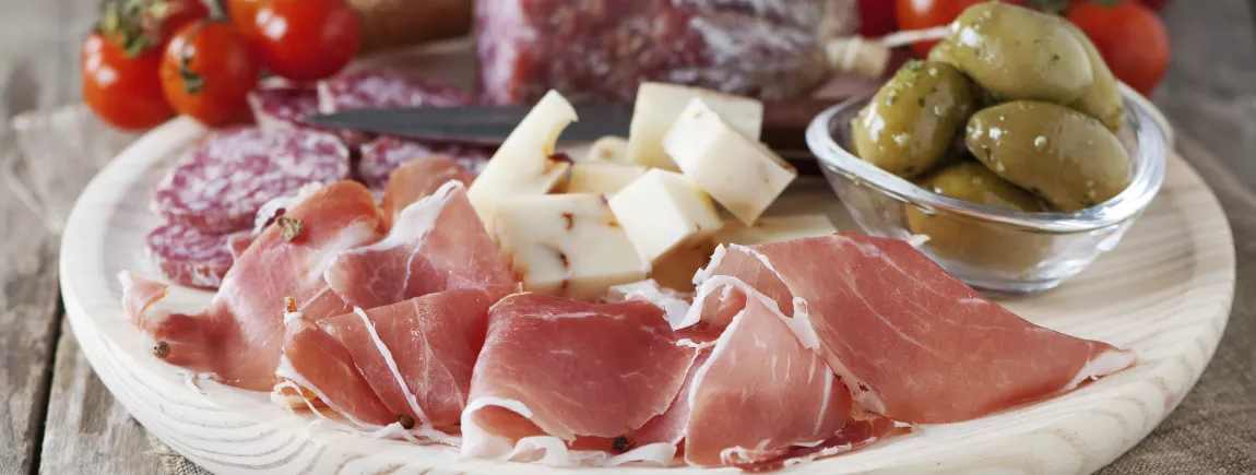 Légumes, charcuterie, fruits de mer… les antipasti nous régalent ! Légumes, charcuterie, fruits de mer… les antipasti nous régalent !
