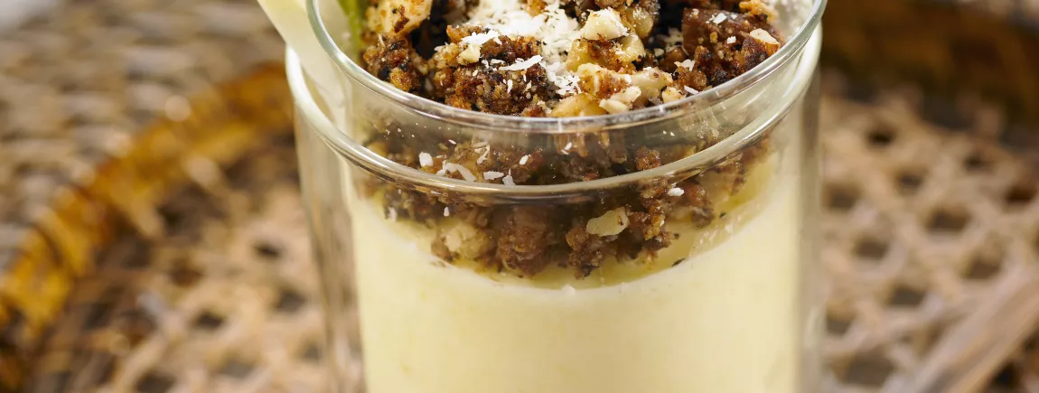 Mousse d'ananas chantilly et crumble de Grany ® chocolat noisettes Mousse d'ananas chantilly et crumble de Grany® chocolat noisettes