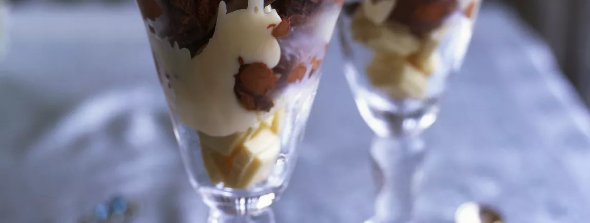 Sundae aux trois chocolat et Mini Roulés Pépito®