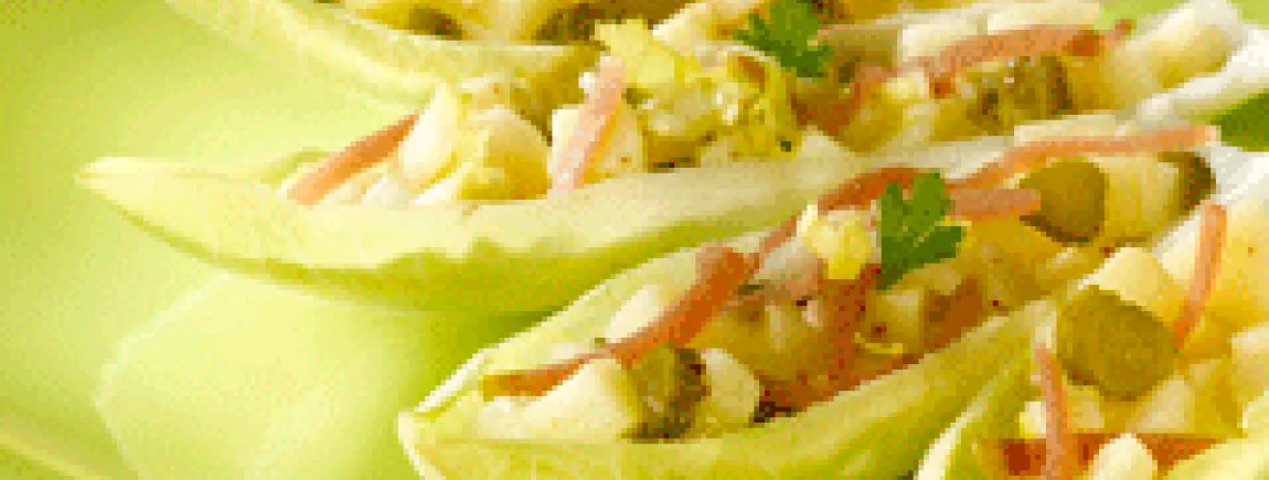 Bouchées fraiches et croustillantes de jambon et d'endives Barquette d'endives au jambon de pays avec Amora ®