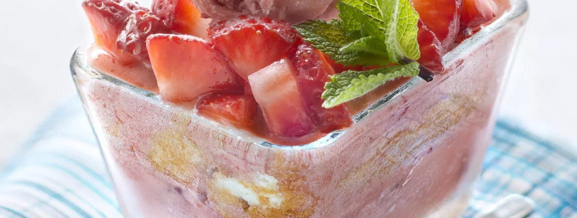 Tiramisu glacé à la fraise avec Carte d’Or® Tiramisu glacé à la fraise avec Carte d’Or®