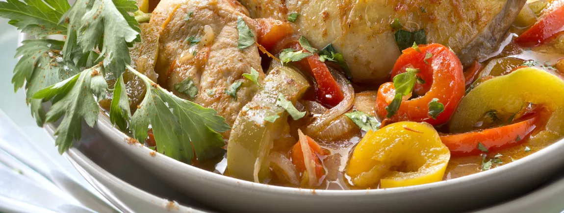 Poulet basquaise aux trois poivrons avec Planta Fin® Poulet basquaise aux trois poivrons avec Planta Fin®