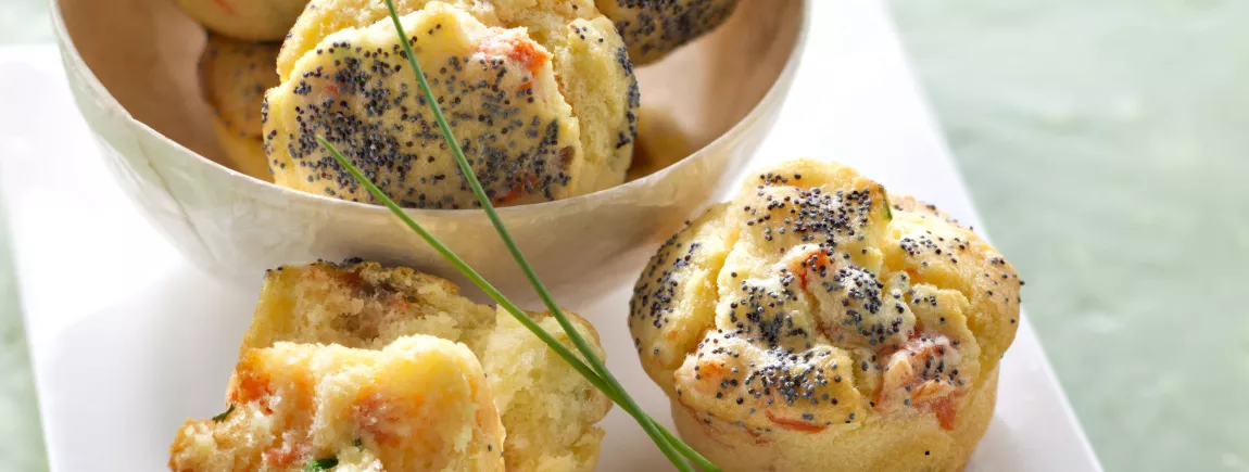 Muffins au saumon fumé et graines de pavot avec Fruit d’Or ® Muffins au saumon fumé et graines de pavot avec Fruit d’Or®